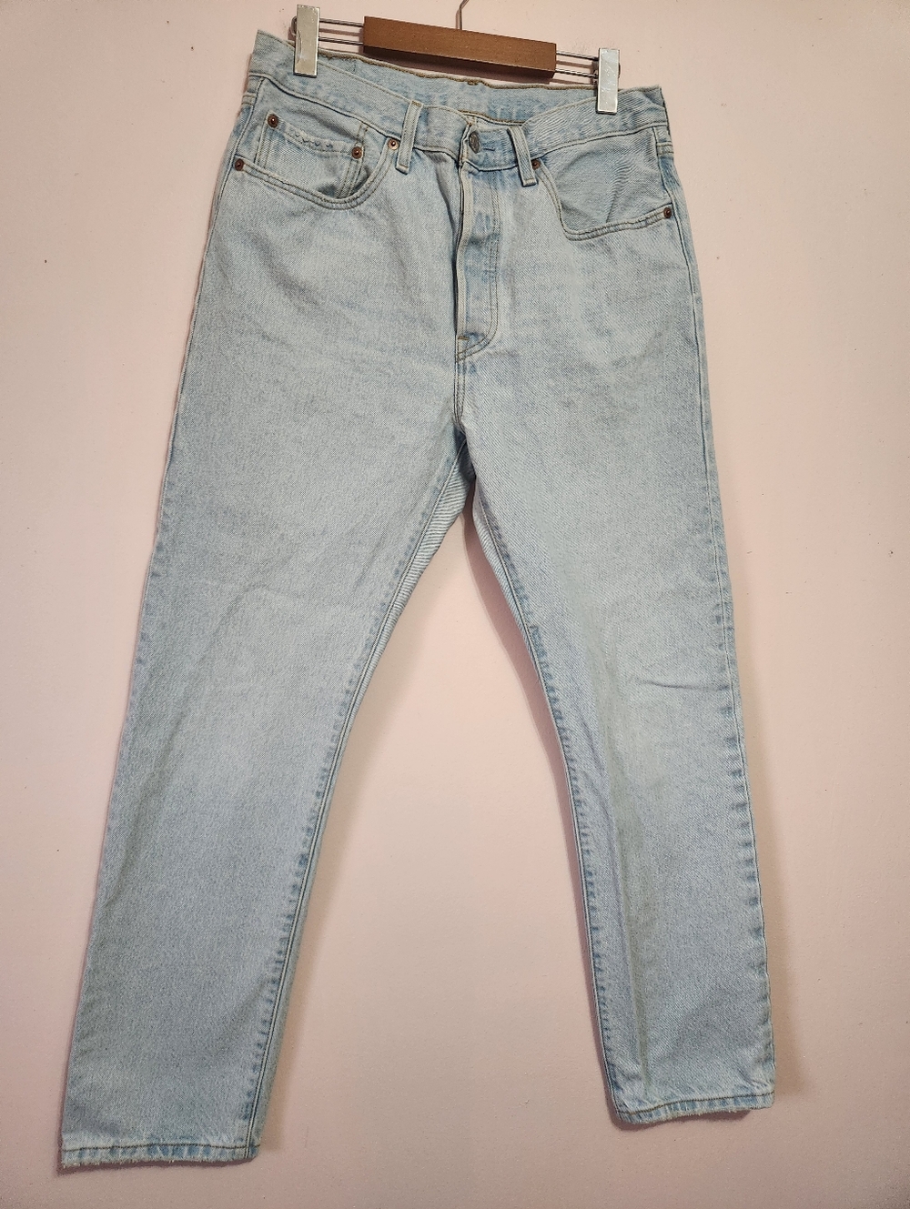 Levi's 501 Original Fit Women's Light Wash Straight Leg Blue Denim Jeans 30x30